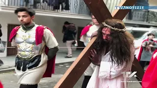 Adrano. Sabato 25 marzo torna la Via Crucis Vivente della parrocchia Chiesa Madre. Parla il parroco