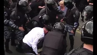 Russian opposition leader detained amid anti-Kremlin protests