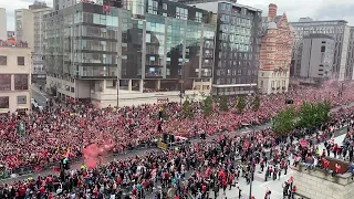 Huge crowds sing 'You'll Never Walk Alone' at the LFC Victory Parade | The Guide Liverpool