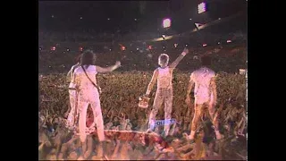 Freddie says goodnight from Wembley Stadium (July 1986)