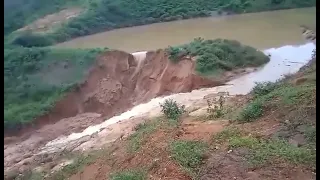 Barragem se rompe com  fortes chuvas na Bahia/entre Anagé e vitória da conquista!