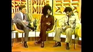 Sly Stone and Richard Pryor goof and play duet - Mike Douglas Show - Nov 1974