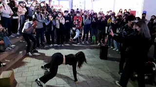 FRIDAY. RED CREW. HONGDAE STREET AMAZING ALLURING PERFORMANCE.