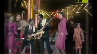 Chic - Good Times (1979) vs Queen - Another One Bites the Dust (1980)