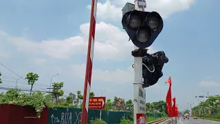 4K VIETNAM RAILWAYS LEVEL CROSSING SHOWREEL | Đường ngang tàu hỏa, xe lửa |1|