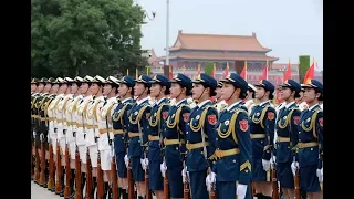 What does it take to become a PLA honor guard?