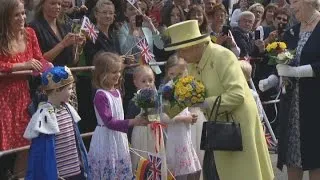 Queen asks German boy dressed as king 'Who are you?'