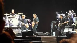 bruce springsteen and paul mcCartney i saw her standing there live at hard rock calling.2012