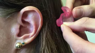 how to use an ear plug for swimming