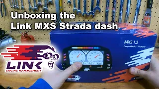 Unboxing the Link MXS Strada digital dash