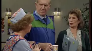 Dinnerladies - Series 1 - Episode 1 - Part 2