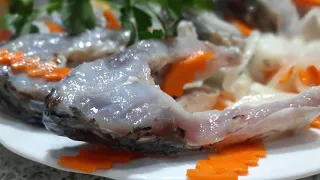 Маринованный сазан с луком в уксусе, в домашних условиях. Вкусная рыба быстрого приготовления.