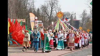 Народными песнями, зажигательными танцами и золотистыми блинами в Гродно отпраздновали Масленицу