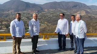 Tramo concluido de carretera Mitla-Tehuantepec en San Bartolo Albarradas