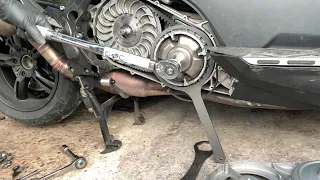 BMW C600-C650 How to change the variator, belt, rollers, clutch and torque drive?