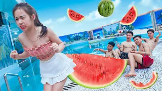 FUNNY ZOMBIE GIRL AT SWIMMING POOL PRANK BATTLE Nerf Guns Funniest Fight With Gangster PVQ Nerf War