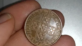 1975 50 centavos Portugal coin REPVBLICA PORTVGVESA