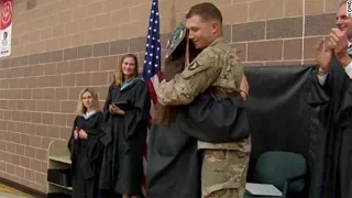 Soldier surprises sister at graduation