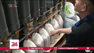 Triệt phá cơ sở sản xuất nước giặt giả thương hiệu Thái Lan | VTV24