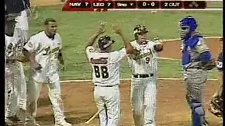 LEONES DEL CARACAS  EMPATA Y DEFIENDE SU HONOR ´TAMGANA´¨ n1   jonron mira la cara del kid rodriguez