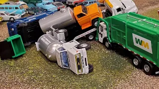 Greenlight SD and HD TRUCKS Demolition Derby & Review