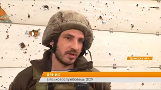 Боевики палят из российских пулеметов Корд. Железом усеяно все вокруг