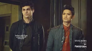 Shadowhunters 2x15 Magnus Helps Alec to transport Valentine  Malec Season 2 Episode 15