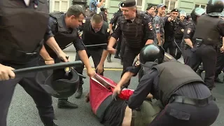 Митинги и задержания: как в России протестовали против пенсионной реформы