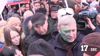 Проект 60sec №665. Михаила Касьянова облили зеленкой на марше Немцова в Москве