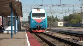 Электровоз ЭП1М-435 прицепляется к поезду