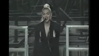 Madonna – Channel 7 Eyewitness News report on Blond Ambition World Tour in Oakland, CA