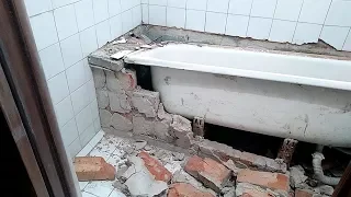 Ужасы ремонта при демонтаже старого барахла в ванной комнате перед укладкой плитки. Часть 2