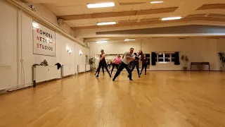 Robyn - "Send to Robin immediately" experimental choreo