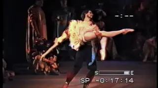 1995 KirovBallet(Mariinsky theatre) Pas d'Esclave from"Le Corsaire Irina Zavialova,Mikhail Zavialov