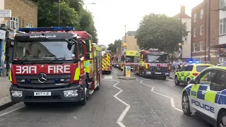 *FIRE AND EXPLOSION* - London Fire Brigade vehicles responding to a gas explosion in bethnal green!!