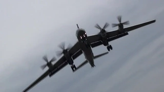 Ту-95 "28 красный" Посадка в Кольцово, Екатеринбург. Tu-95.