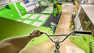 UN TRAMPOLINE PARK TRÈS SPÉCIAL !!