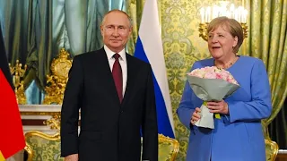 Letzter Amtsbesuch in Russland: Merkel setzt sich bei Putin für Nawalnyj ein