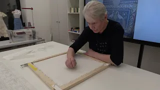 Видеоурок: роспись платка в технике холодного батика