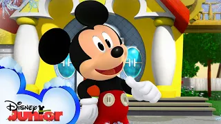 Holiday Mickey Mornings ❄️ | Music Video | Mickey's Holiday Party | Disney Junior