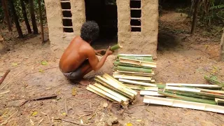 What a beautiful bamboo house! Awesome! really nice bamboo decoration home...I love it!