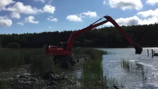 Fiat-Hitachi FH200.1 amphibious excavator