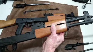 ROMARM PARATROOPER VS RH 10 AK
