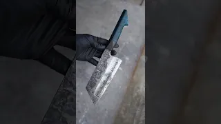 Forging a damascus steel bunka knife