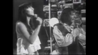 Cher & Sonny - I Got You Babe (Video)