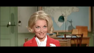 Le Gendarme se marie (1968) - Madame la Colonel