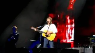 Paul McCartney 2013 - And I Love Her [Fortaleza 9/5/13; OUT THERE! BRAZIL]