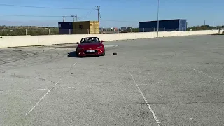 Mazda mx5 ND doing donuts