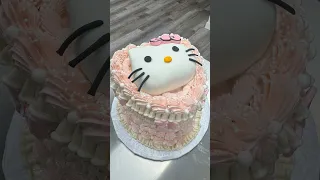 Hello kitty cake