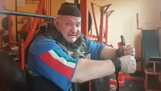 Strongman Ivan Kaciga 310kg.